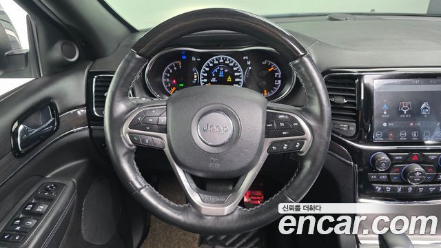 Jeep Cherokee 2019 — photo 13
