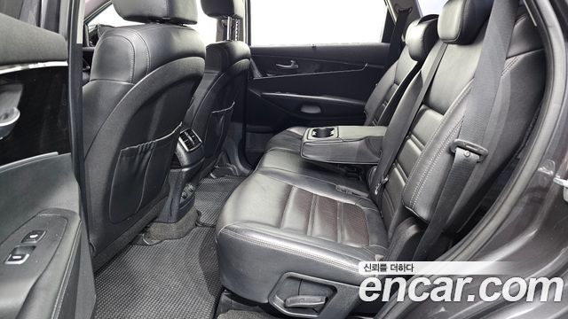 Kia Sorento 2018 — photo 11