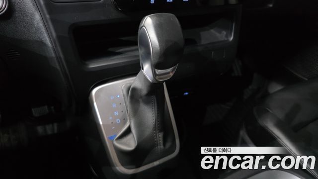 Hyundai Staria 2022 — photo 9