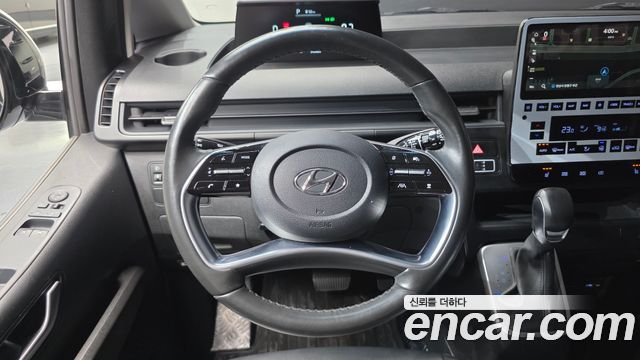 Hyundai Staria 2022 — photo 12