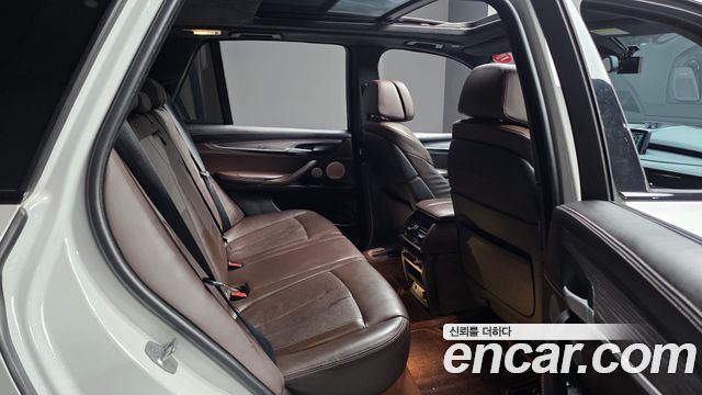 BMW X5 2017 — photo 11