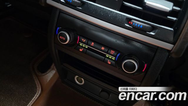 BMW X5 2017 — photo 18
