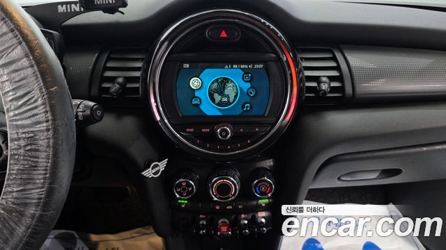 Mini Cooper 2019 — photo 15