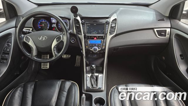 Hyundai i30 2016 — photo 10