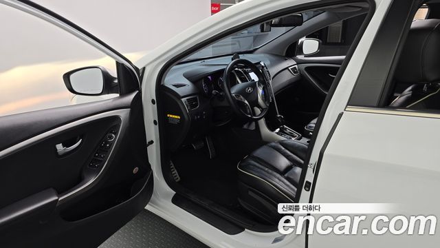 Hyundai i30 2016 — photo 13