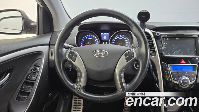 Hyundai i30 2016 — photo 19
