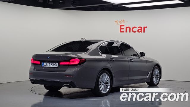 BMW 5-Series 2021 — photo 2
