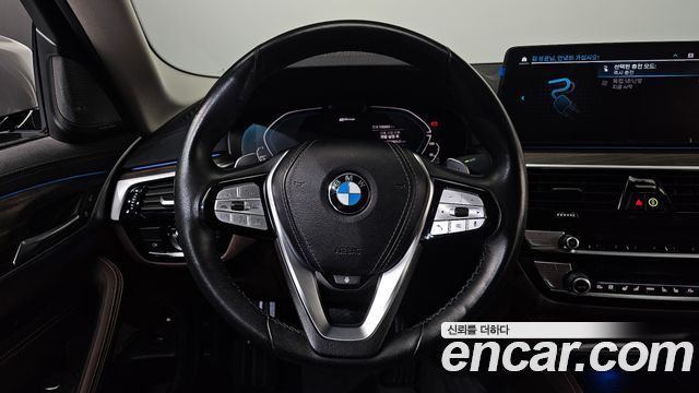 BMW 5-Series 2021 — photo 13