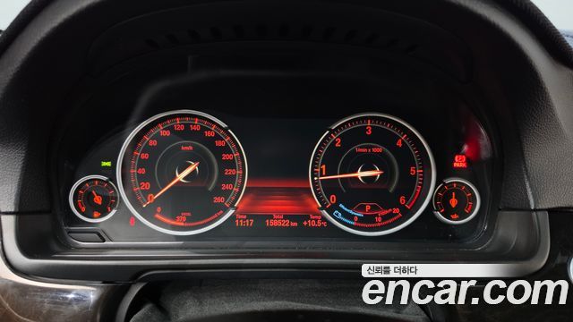 BMW 5-Series 2013 — photo 8