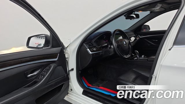 BMW 5-Series 2013 — photo 10