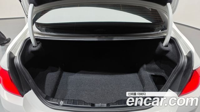 BMW 5-Series 2013 — photo 17