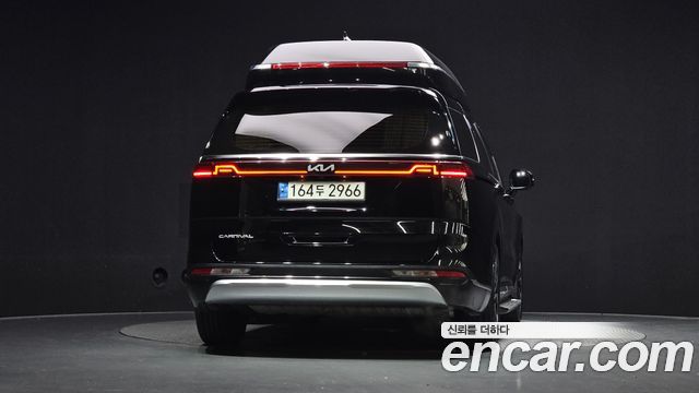 Kia Canival 2022 — photo 4