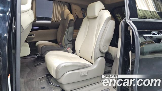 Kia Canival 2022 — photo 18