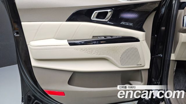 Kia Canival 2022 — photo 14