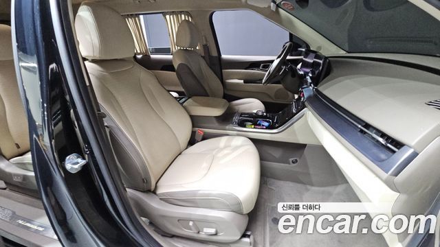 Kia Canival 2022 — photo 16