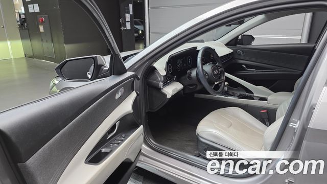 Hyundai AVANTE 2022 — photo 13
