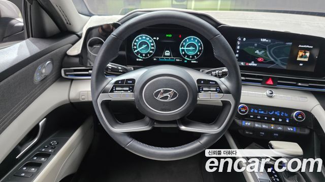 Hyundai AVANTE 2022 — photo 19