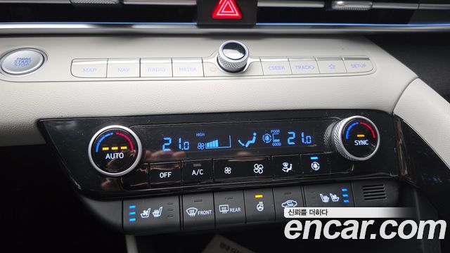 Hyundai AVANTE 2022 — photo 24