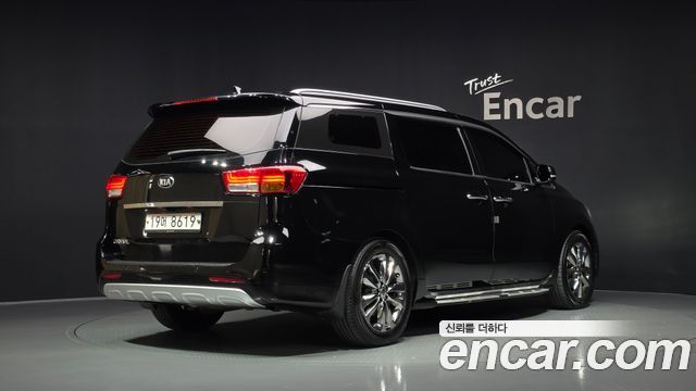 Kia Canival 2018 — photo 2
