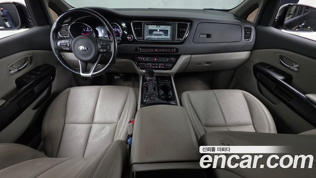 Kia Canival 2018 — photo 10