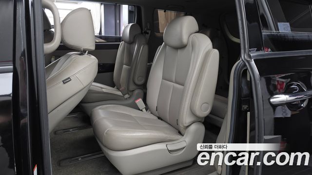 Kia Canival 2018 — photo 18