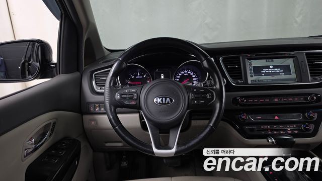Kia Canival 2018 — photo 19