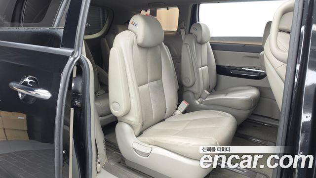 Kia Canival 2018 — photo 16