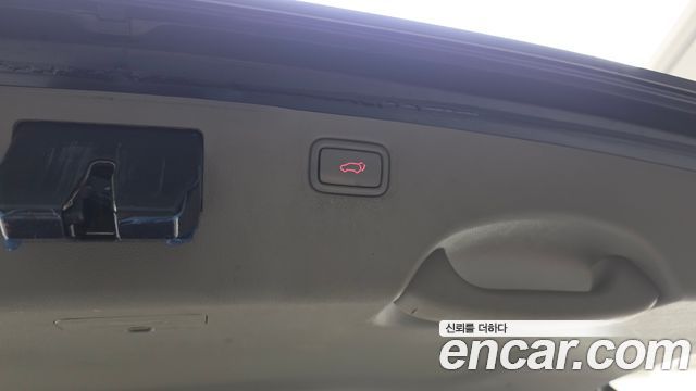 Kia Canival 2018 — photo 28