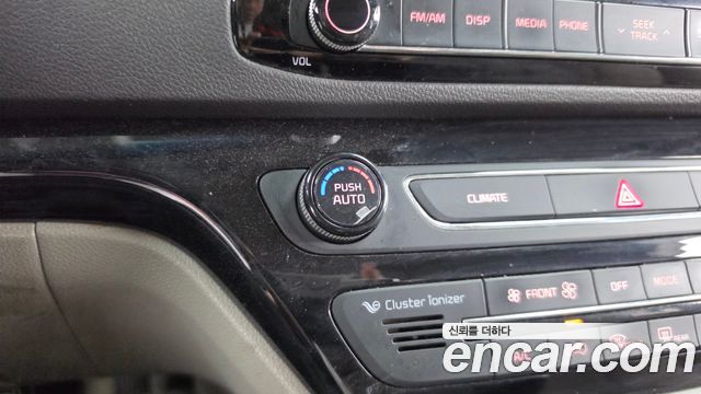 Kia Canival 2018 — photo 29