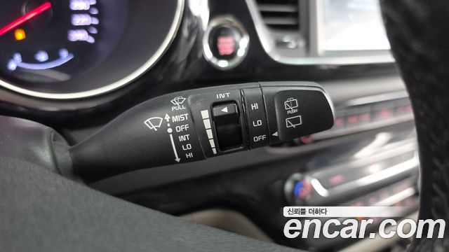 Kia Canival 2018 — photo 32