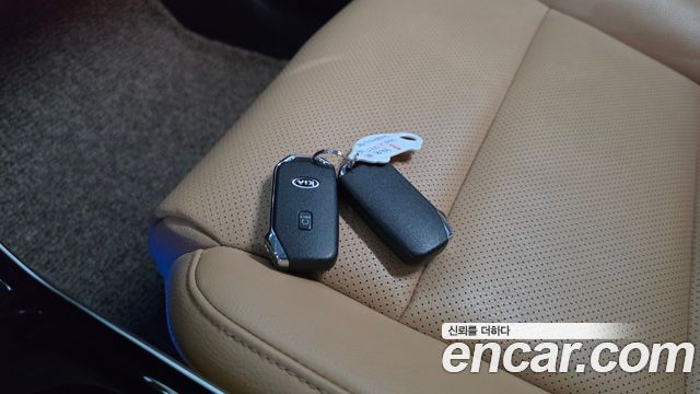 Kia K7 2021 — photo 21