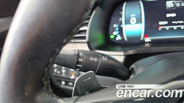 Kia K7 2021 — photo 30