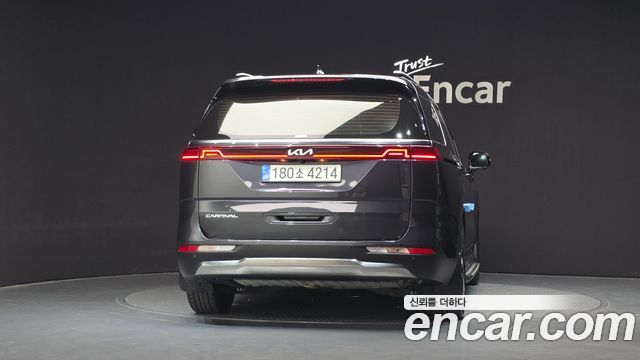Kia Canival 2022 — photo 4
