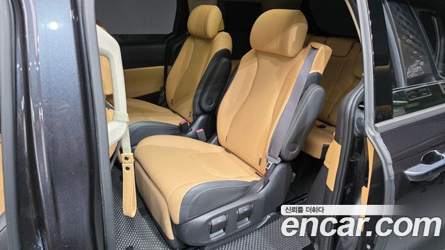 Kia Canival 2022 — photo 17
