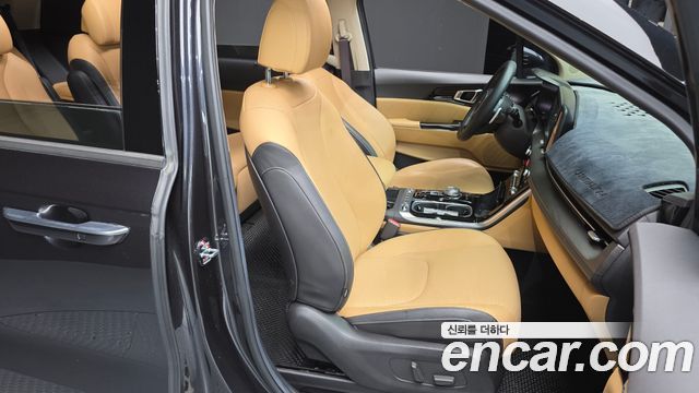 Kia Canival 2022 — photo 16
