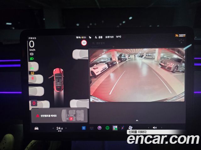 Tesla Model Y 2021 — photo 9