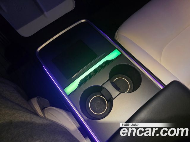 Tesla Model Y 2021 — photo 10