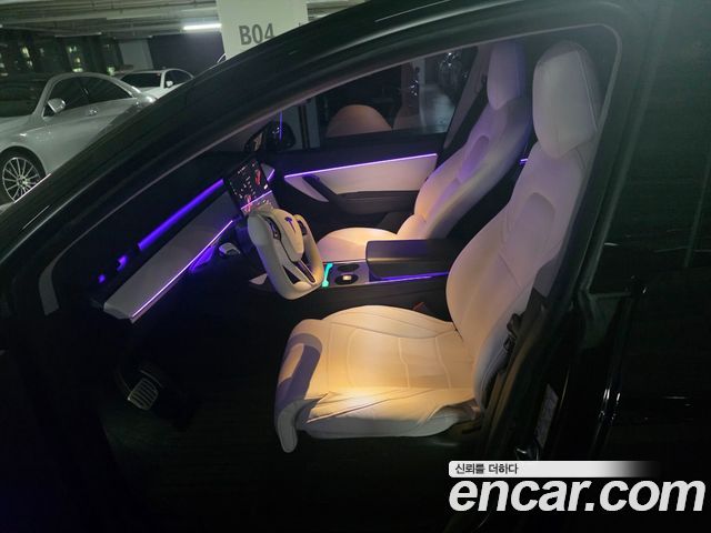 Tesla Model Y 2021 — photo 13