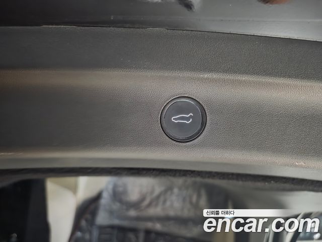 Tesla Model Y 2021 — photo 17