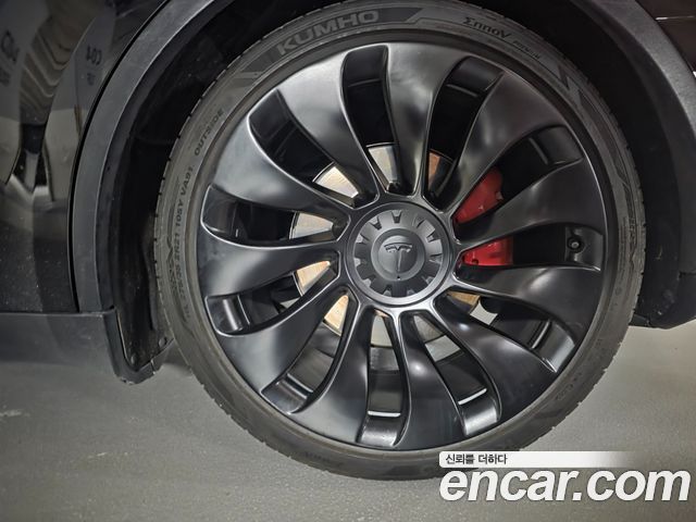 Tesla Model Y 2021 — photo 19