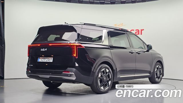 Kia Canival 2024 — photo 2