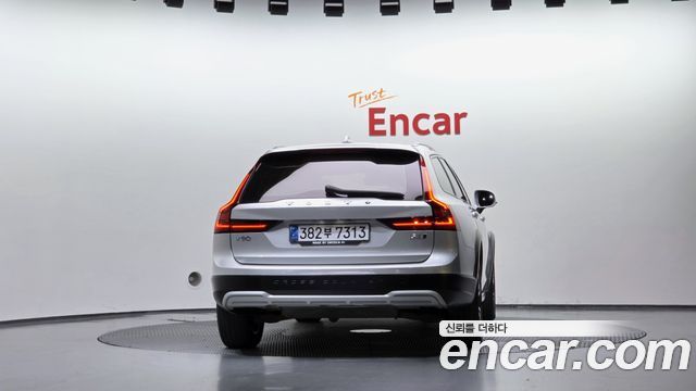 Volvo V90 2021 — photo 4