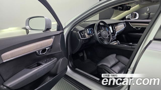 Volvo V90 2021 — photo 13
