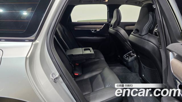 Volvo V90 2021 — photo 18