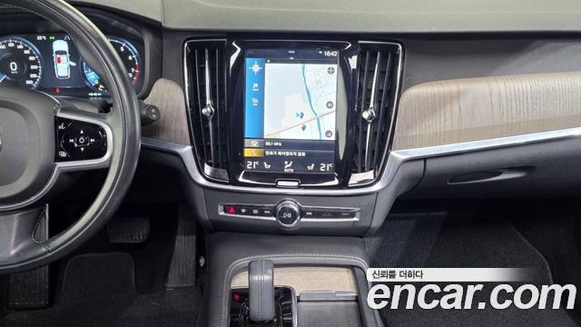 Volvo V90 2021 — photo 20