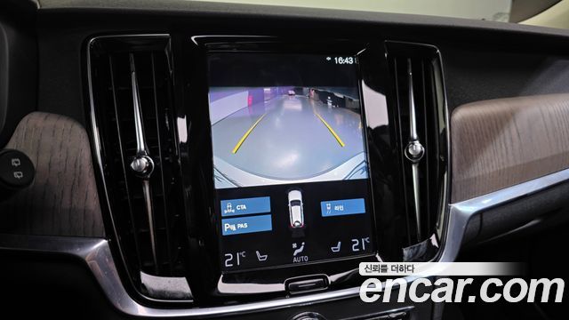 Volvo V90 2021 — photo 21