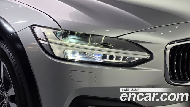 Volvo V90 2021 — photo 8