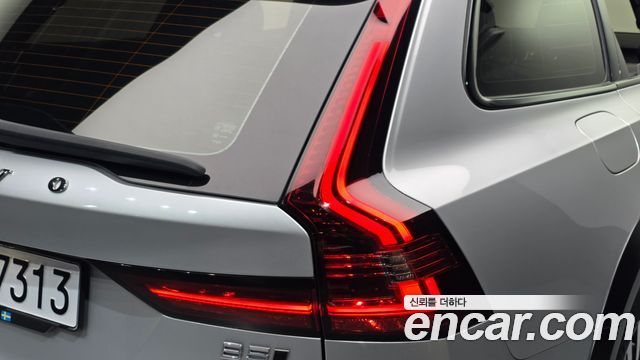 Volvo V90 2021 — photo 9