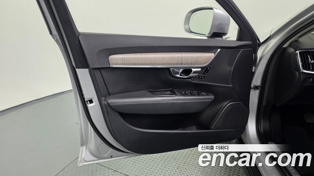 Volvo V90 2021 — photo 14