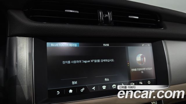 Jaguar XF 2018 — photo 33